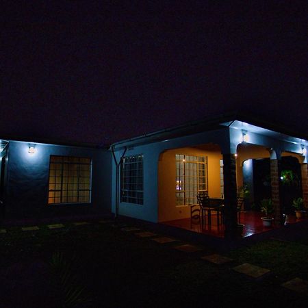 Royal Homestay Моши Екстериор снимка