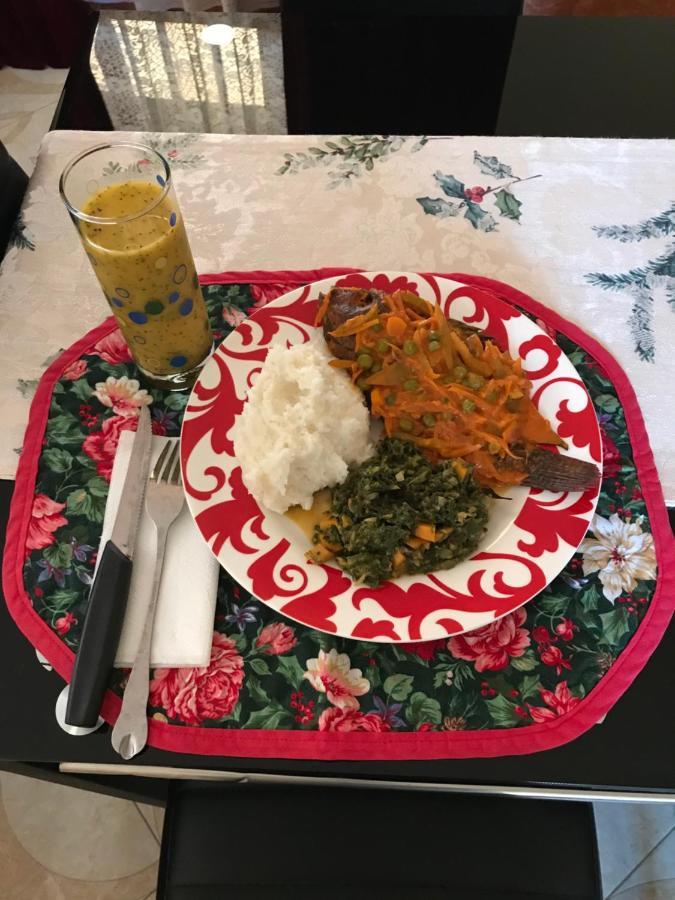 Royal Homestay Моши Екстериор снимка