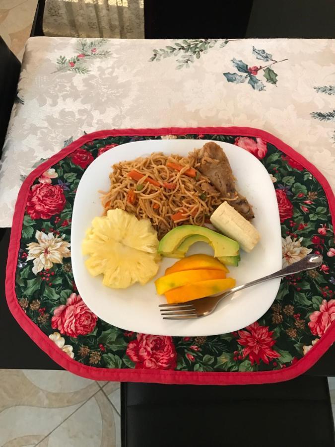 Royal Homestay Моши Екстериор снимка