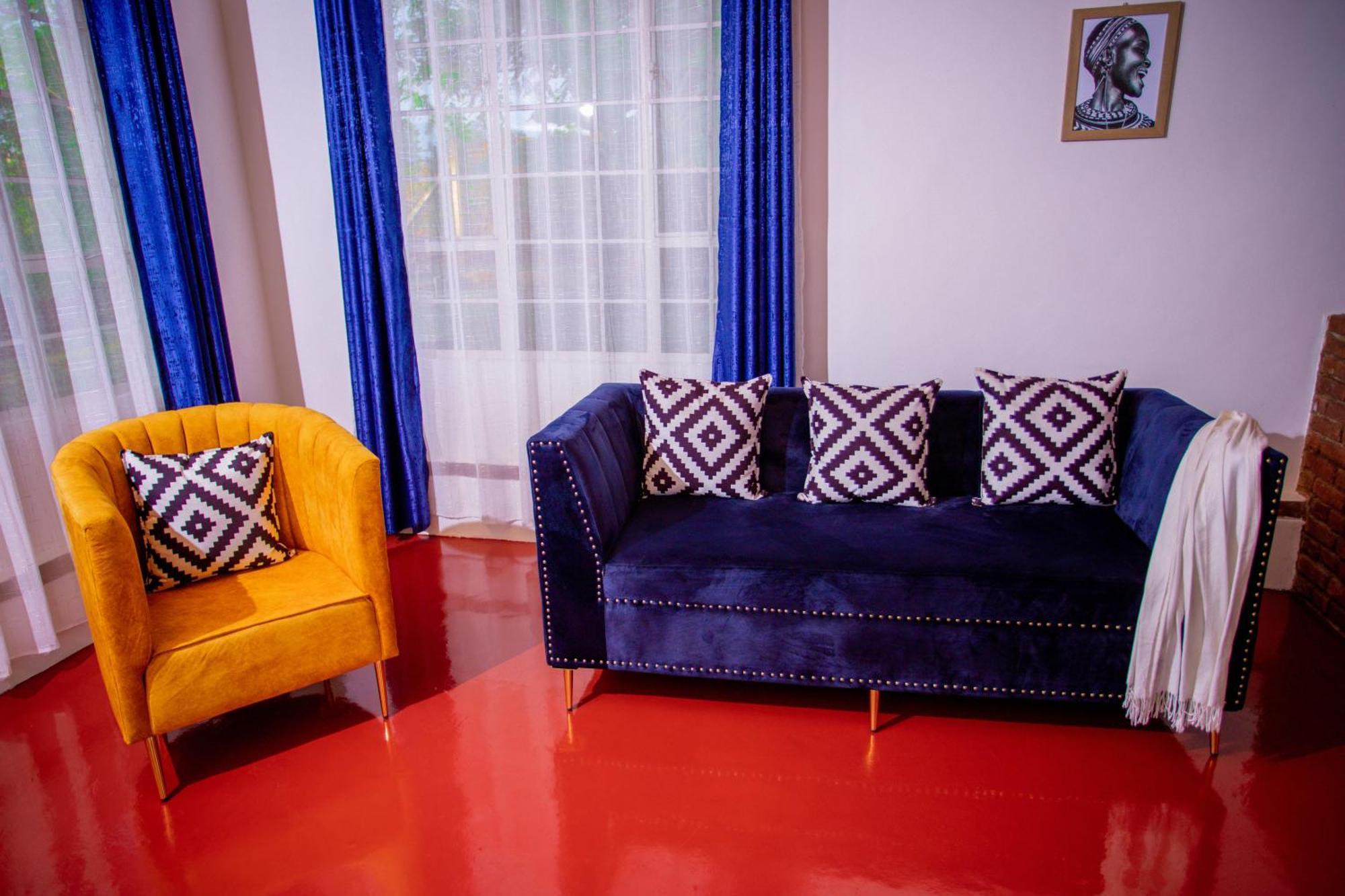 Royal Homestay Моши Екстериор снимка