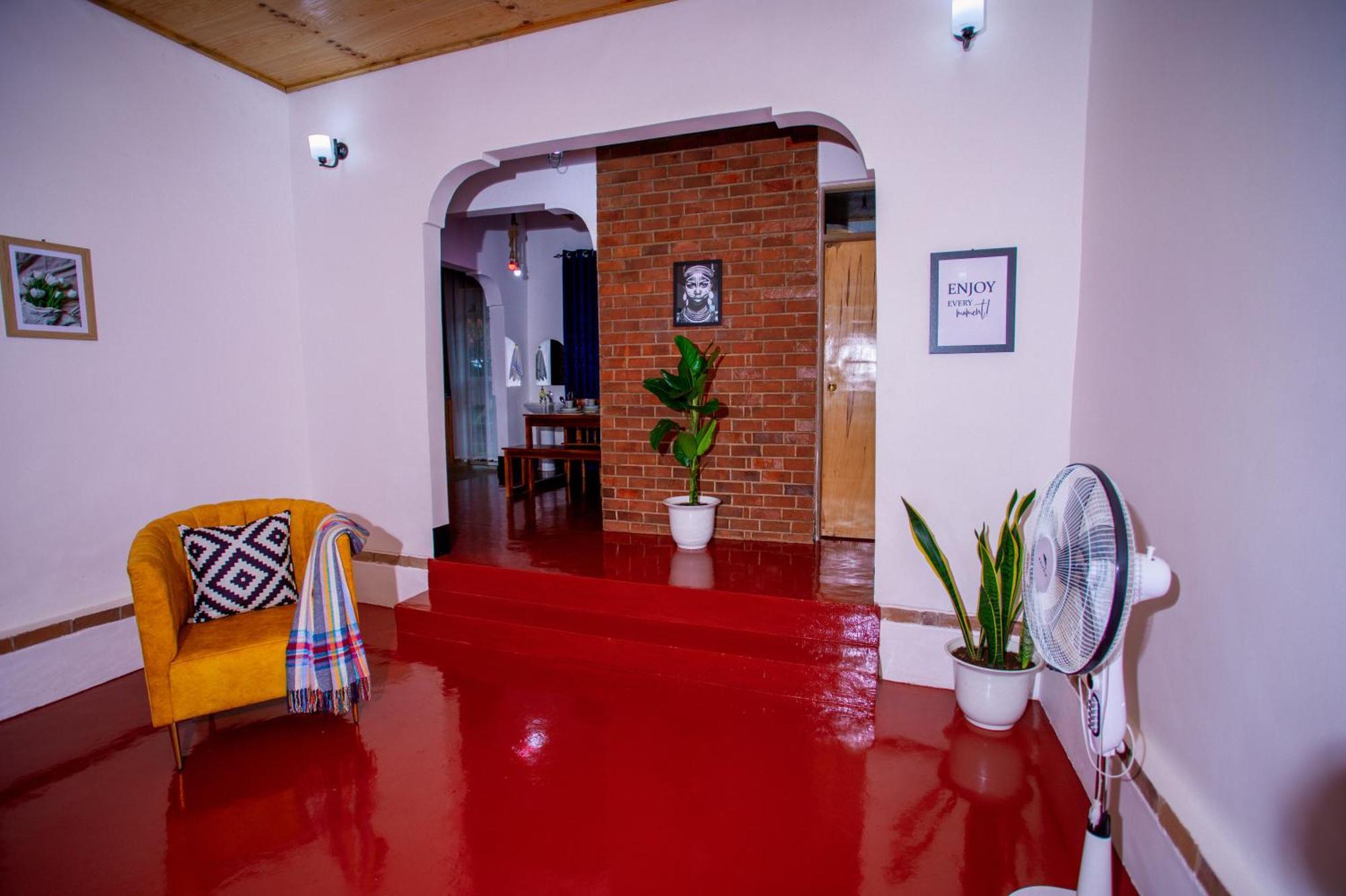 Royal Homestay Моши Екстериор снимка